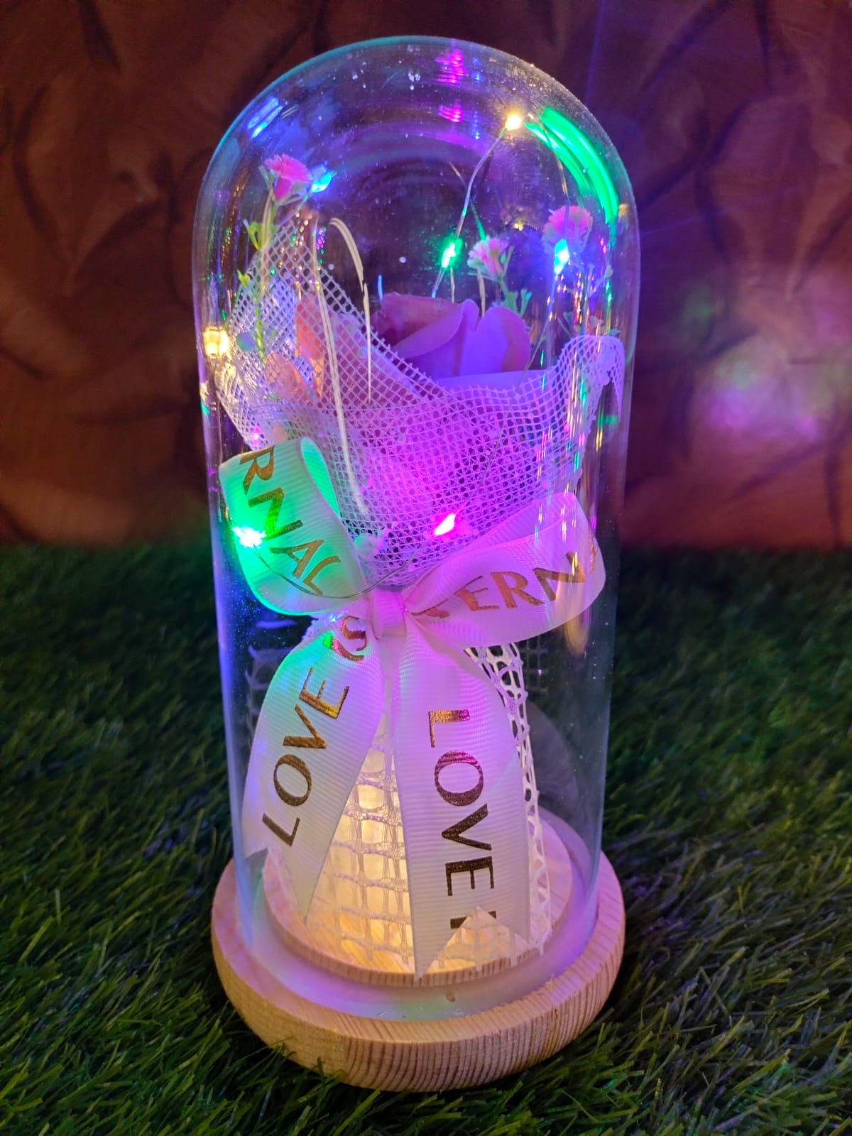 Eternal Rose Light Dome – Romantic LED Glass Decoration Gift