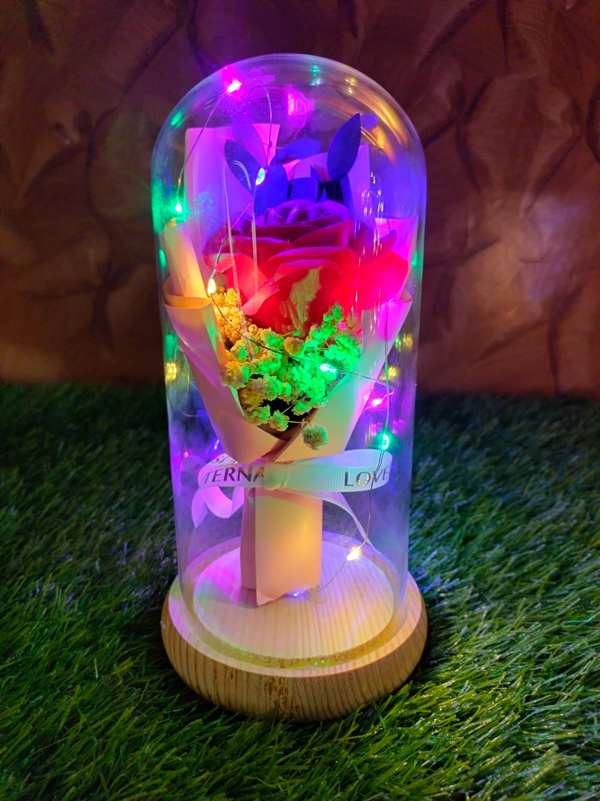 Eternal Rose Light Dome – Romantic LED Glass Decoration Gift