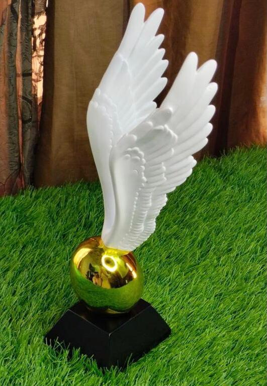 Golden Wing Sculpture – Modern Luxury Home Decor in Black & White